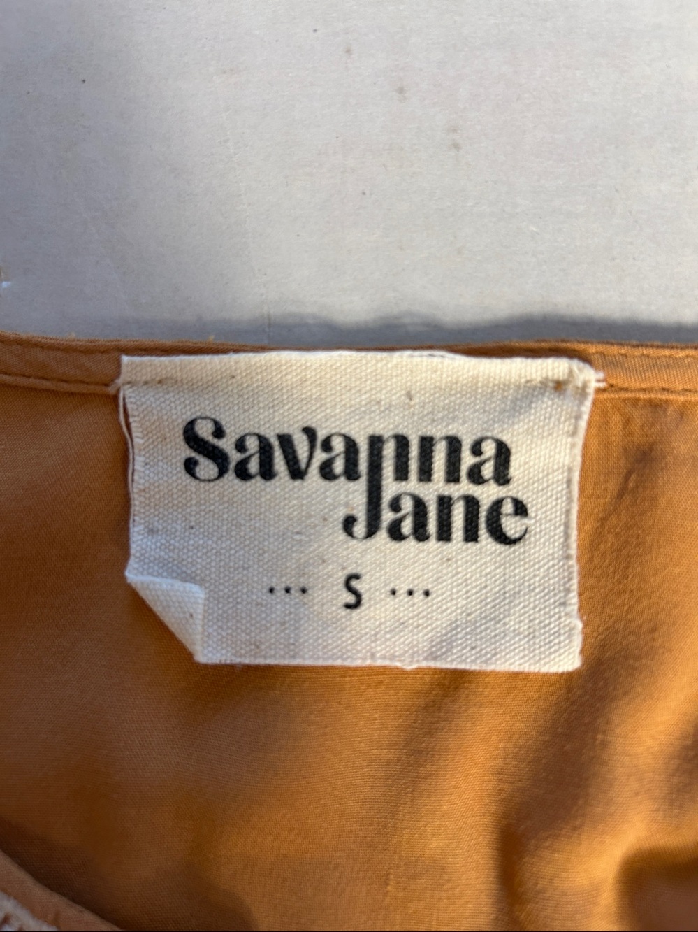 Savanna Jane Womens Marigold Embroidered Long Sleeve V-Neck Blouse. Sz S - Picture 8 of 11